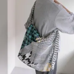 earPAPILLONNER イアパピヨネ ガラガラワンハンドルバッグ イエロー