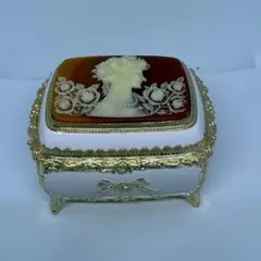 アンティーク　ジュエリーボックス　カメオ付　美品 カメオ調 オルゴール付ジュエリーボックス アンティーク - メルカリ