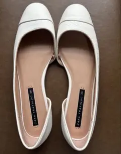 ZARA ホワイト フラットシューズ 39のサムネイル
