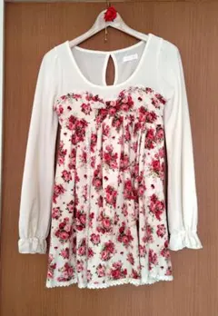 LIZ LISA　レース付花柄ワンピース