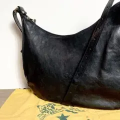 イルビゾンテ　ブラック　レザー　ショルダーバッグ　バケッタ　ハーフムーン　三日月