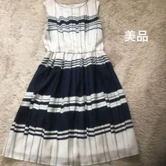 美品　組曲　ひざ丈ワンピース　ノースリーブワンピース　ネイビー