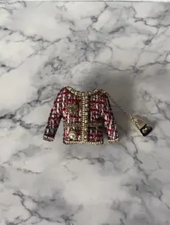 エレガントなヴィンテージ風ツイードジャケット型ブローチ（赤と白）