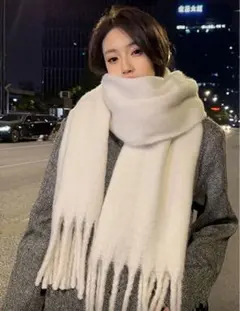 マフラー　ホワイト　白