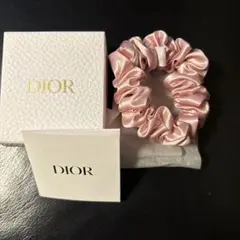 Dior ピンク サテン ヘアシュシュ