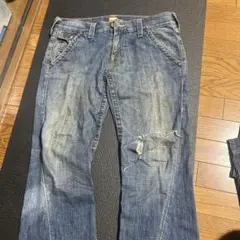 TRUE RELIGION ダメージ加工デニム