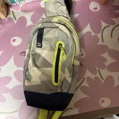 PUMA ボディバッグ グレー/イエロー