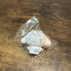 ちいかわ　サンリオ　シークレットフロッキーマスコットチャーム　ハチワレ　シナモン