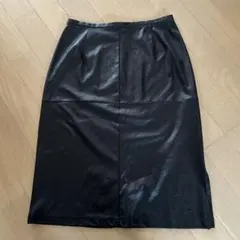 タイトスカート　合皮調薄地素材