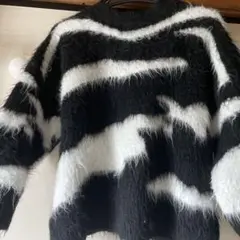 オーバーサイズ黒白ストライプセーター