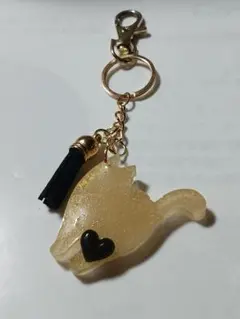 No.173 ．猫型ゴールドチャーム 黒タッセル付き