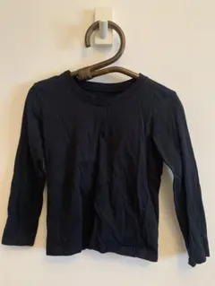 シンプル　黒　長袖カットソー