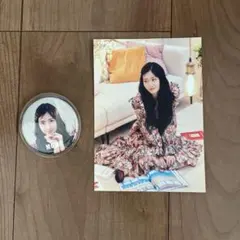 （モモ）缶バッジとポストカードセット