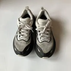 HOKA ボンダイ8のサムネイル