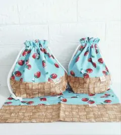 ハンドメイドお弁当巾着袋＋コップ巾着袋＋ランチョンマット3点セットいちご水色