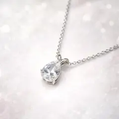 ティアドロップ型ジルコニア　ペンダントネックレス