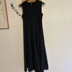 UNIQLO x Theory ロングフレアノースリーブワンピース ブラック