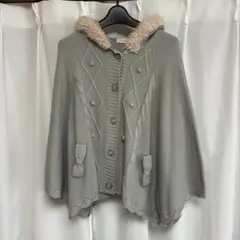 【160】papellapiz ニットポンチョ ケープ グレー フェイクファー
