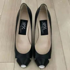ブラックレザーオープントゥパンプス