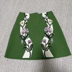 LilyBrown花柄刺繍 緑色 ミニスカート