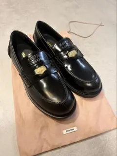 miu miu ペニーローファー 35ハーフ 袋2枚つき(箱無し) miu miu ペニーローファー 35ハーフ 袋2枚つき(箱無し) 2025年最新】MIU