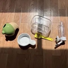 小動物用給水器＆餌皿バスハウス&どんぐりハウス4セットのサムネイル