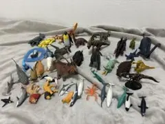 動物　恐竜フィギュアセット 多様な種類