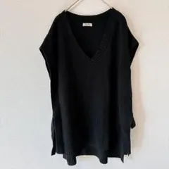 一点もの✨　Chou Chou ブラック Vネック ベスト　ジレ　ニット　黒のサムネイル