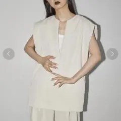 TODAYFUL キーネックサテンプルオーバー ノースリーブトップスのサムネイル