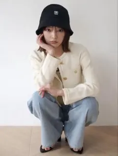 ニューエラ　スナイデルバケットハット バケハ NEW ERAホワイト　ロゴ刺繍