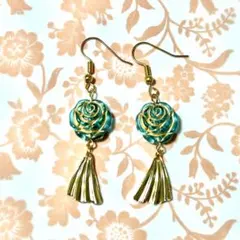 ターコイズブルーのローズピアス