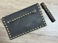 クラッチバッグ　ブラック　スタッズ付き