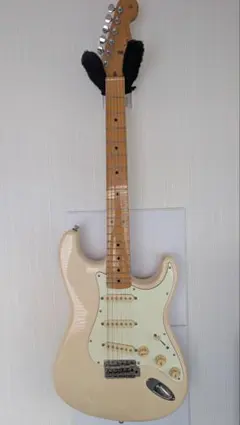 Fender Japan ストラトキャスターのサムネイル