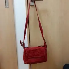 JRA公認 赤 クロコダイルレザー　ショルダーバッグ