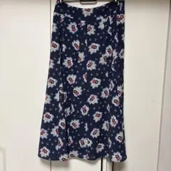 ローラアシュレイ❤︎レトロな花柄が可愛いユッタリスカート⭐︎超美品！