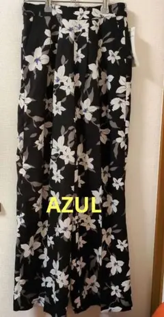 AZUL 花柄パンツ　新品未使用