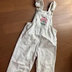期間限定値下げ！ZARA ホワイト花柄刺繍オーバーオール