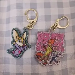 ディズニーストア ズートピア シークレットキーチェーン