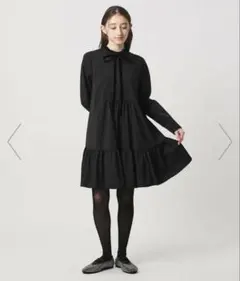 UNITED ARROWS タフタギャザーティアードワンピースのサムネイル