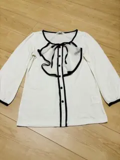 SPB リボン付きホワイトカットソー