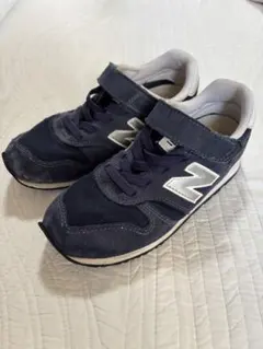 new balance ネイビー スニーカー　19センチ
