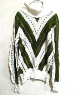 海外古着✨ホワイト/グリーン V字型ストライプ ニットヴィンテージ