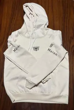 クリーム色のセットアップ（パーカー・ベスト・パンツ）