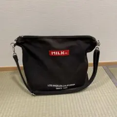 【美品】最終値下げミルクフェド　ショルダーバッグ　ブラック　男女問わず使用可能のサムネイル