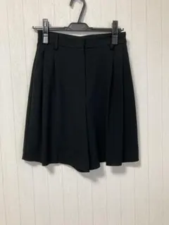 H BEAUTY&YOUTHブラック ショートパンツ