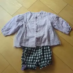 アプレレクール　紫色トップスとチェックショートパンツセットアップ 80
