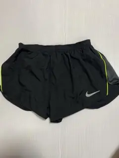 Nike ブラックショートパンツ　インナーパンツ付きM