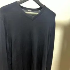 UNIQLO ネイビー Vネックニット Mサイズ