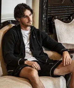 Item thumbnail for item 8b0677db-a811-46d5-94c6-fc8e3d32e514