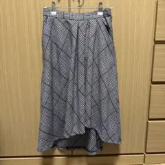 膝丈スカートのサムネイル